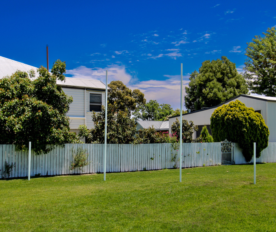 AFL Tall Goal Posts – Backyard Footy Posts